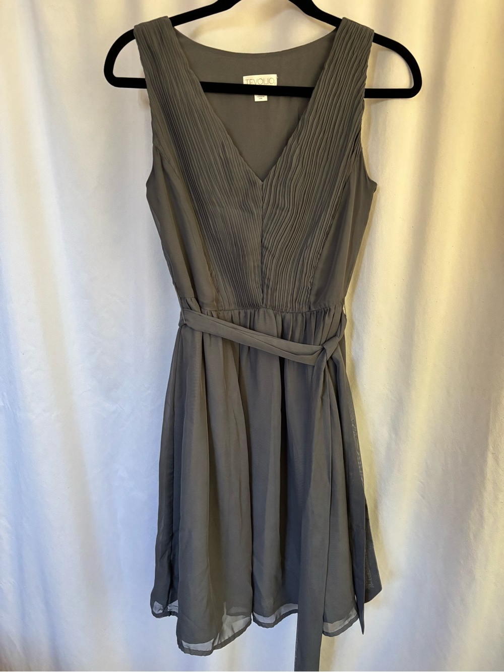 Tevolio Gray Pleated Plisse V-Neck Party Dress with Waist Tie Size 4